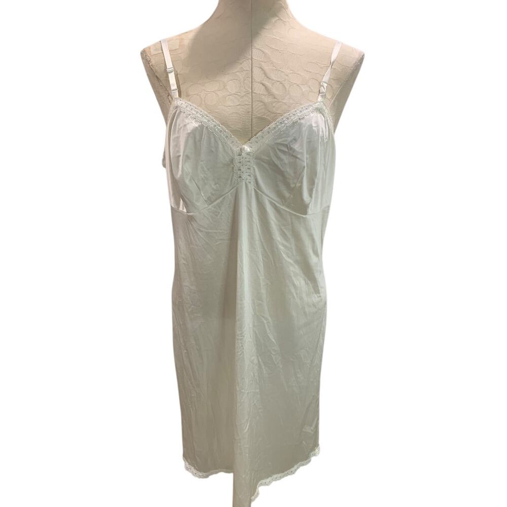 Size 38 Vanity Fair Womens Vintage Cream Nylon Slip Nightgown